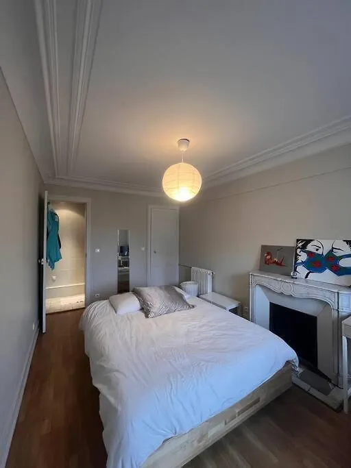 Parisian Apartamento *